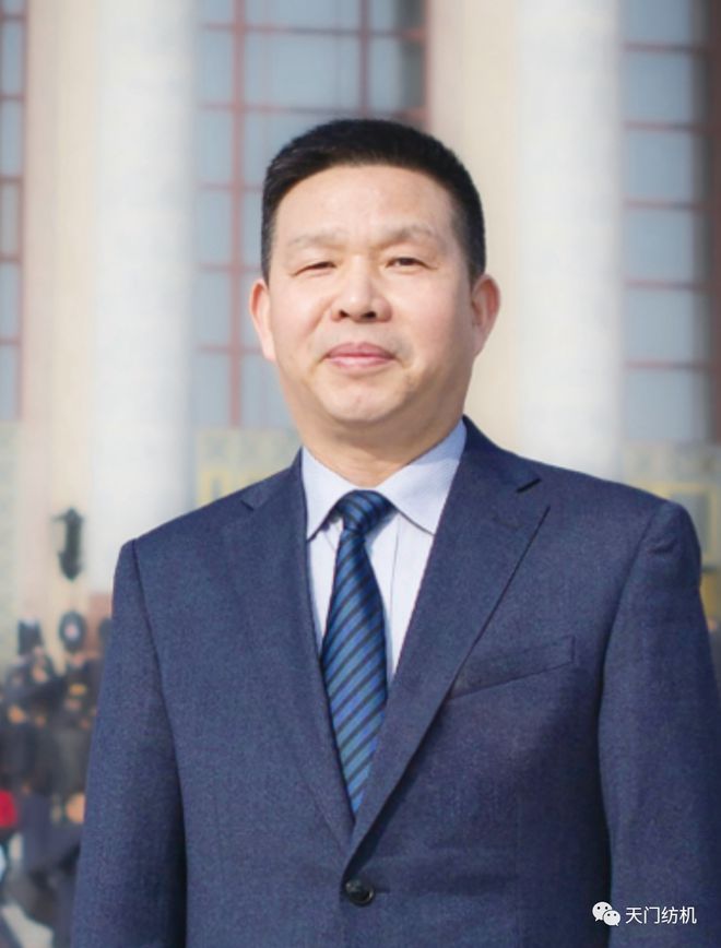 关注 天门纺机董事长沈方勇荣获2023中国纺织服装行业年度精锐榜十大年度人物！(图1)