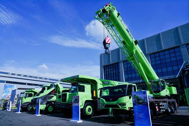 填补行业空白！首批7项电动工程机械国家标准在徐工发布(图4)